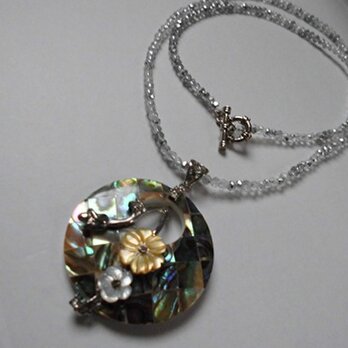 シェル性の花のペンダント