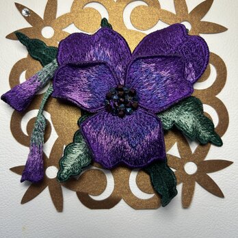 かごバックに合う刺繍フラワーチャーム：パンジー