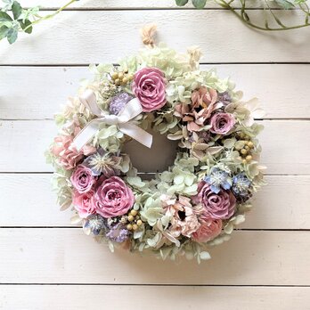 モーヴカラーのオールドローズとペッパーベリーのプリザーブドリース[p20261013]