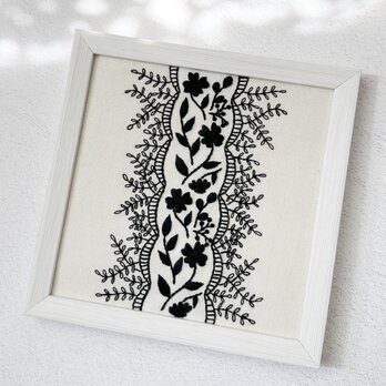 【刺繍キット】ブラックレース刺繍のスクエアフレーム