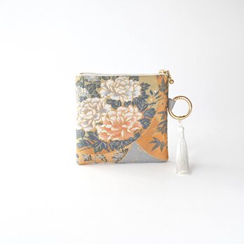 【花丸文・華紋織出し　ライトブルー　シルク帯リメイク　バッグチャーム型スクエアポーチ】メイクポーチ　誕生日ギフトにも