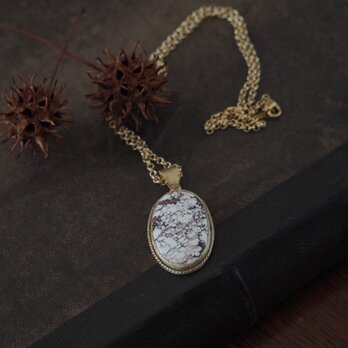 雪の中を走る　ワイルドホース