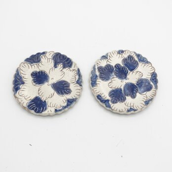 【Temoto】お花の夫婦豆皿（ペアセット）｜手描き藍色の輪花皿（10cm）