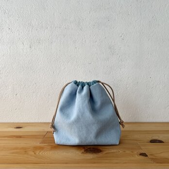 アクアブルーの巾着袋