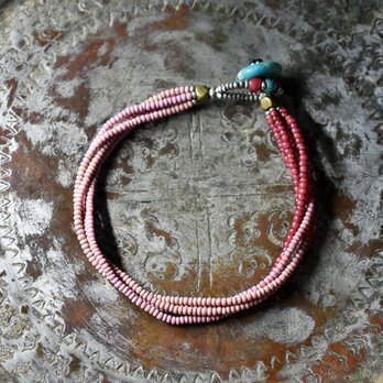 アンティークピンクマサイ、金赤ホワイトハーツの4連ブレス（ターコイズ留め金）
