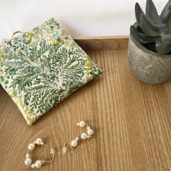 バネ口ラミネートポーチ　森の動物達