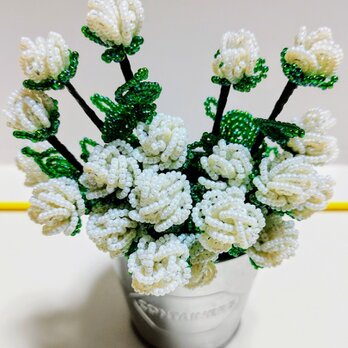 ビーズフラワー白いミニバラ