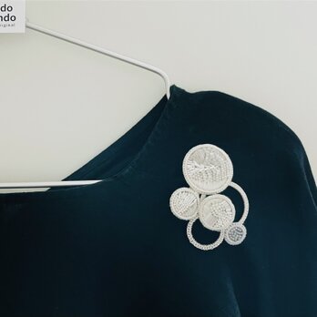 en ー縁ー ／２個セット／手刺繍のブローチ／ホワイト系b005set