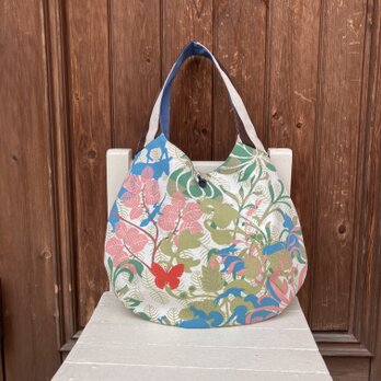 たまご型バッグ　ワンハンドル　動物と葉っぱ