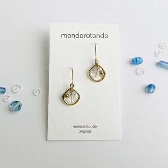 ー 揺れるピアス ー／SUS316Lｻｰｼﾞｶﾙｽﾃﾝﾚｽ／ｺﾞｰﾙﾄﾞ×ﾐﾙｷｰﾌﾞﾙｰp009