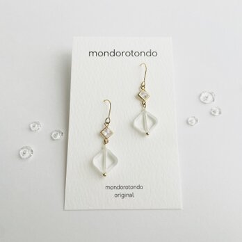 ー 揺れるピアス ー／SUS316Lｻｰｼﾞｶﾙｽﾃﾝﾚｽ／ｺﾞｰﾙﾄﾞ×ｸﾘｱ p010