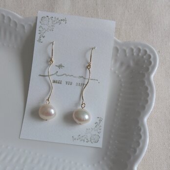 14kgf 大粒淡水パールのウエーブピアス