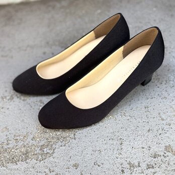 24.0cmのみ サテン素材　ブラックパンプス　フォーマルにぴったり安定ヒール