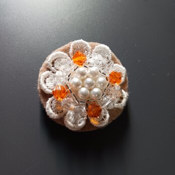 ビーズブローチ　お花　ハンドメイド