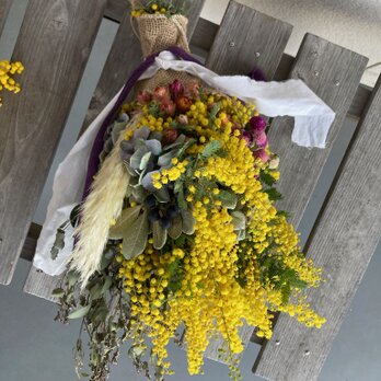 ユーカリとポンポンミモザの可愛い花束2