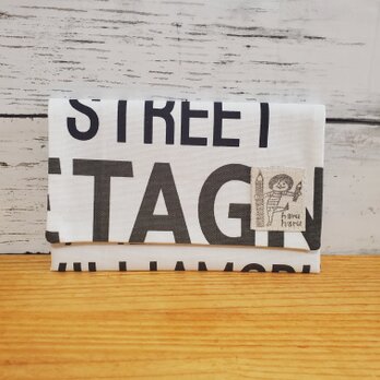 ぴったりが嬉しい！スリム通帳ケース 英字