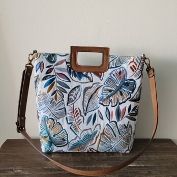 ボタニカル柄の２wayショルダーバッグ