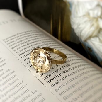 [UK] British Queen’s Crown Dress Button Ring - brass