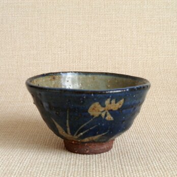 湯のみ（呉州抜絵 すみれb）