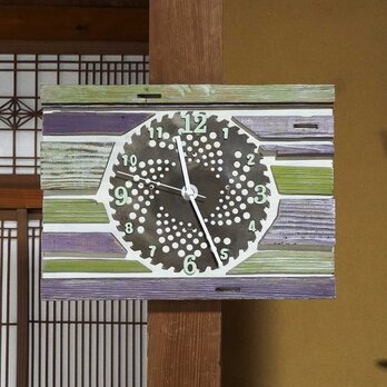 ハンドメイド掛け時計　アート壁掛け時計　草刈り歯を再利用した壁掛け時計　古材を再利用した木の壁掛け時計　２０５
