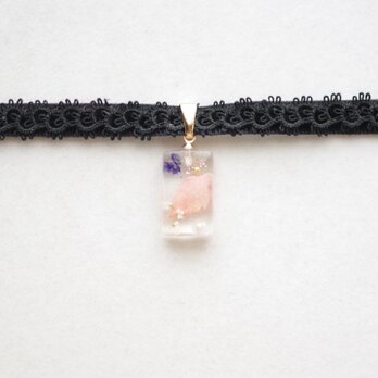 【受注製作】レジンアート　長方形モチーフとタティングレースとベルベットリボンのチョーカー〈花びらの行方〉