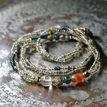 琥珀＆クリアシードビーズとインディゴブルービーズとクリアビーズ、つぶつぶブラス、シャン族カーネリアンの2連ネックレス