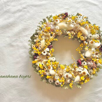 春のミモザとセルリアのリース