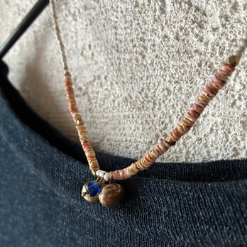 ＊Ajiaのネックレス。＠チェンマイ鈴＋ジャワの貝ビーズ＋ジャワのシードビーズ