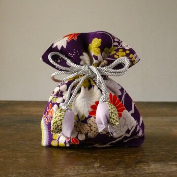 着物　巾着　　菊文　幸せを呼ぶFUGURO