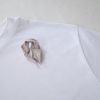 いちごいちえのブローチ（ベージュ・①）