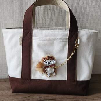 『絶対に歩かないよ！』拒否柴ちゃんのビーズブローチ付きミニトートバッグ