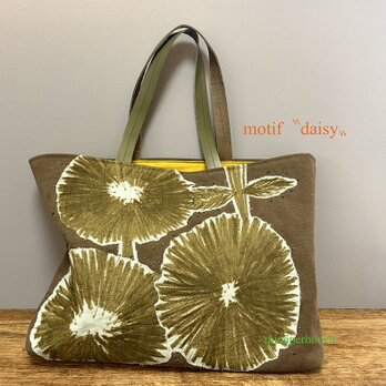 ミナペルホネンモチーフ“daisy”のアップリケかばん（モスグリーン）