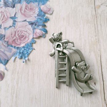 《J.J.》 bears playing on slide ジェイジェイ JJ ジョネットジュエリー ヴィンテージブローチ