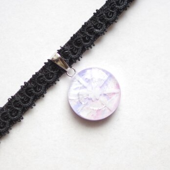 【受注製作】レジンアート　ラウンドモチーフとタティングレースとベルベットリボンのチョーカー〈紫雲①〉20㎜
