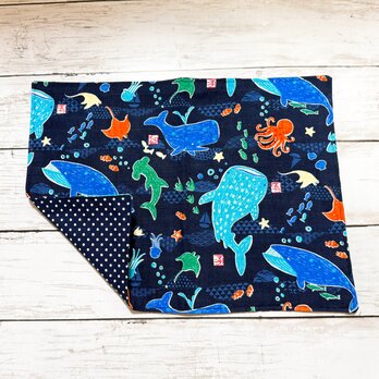 ランチョンマット小　(25×33)　【和柄・水族館★紺】