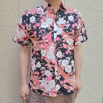 半袖和柄シャツ（熨斗目に桜）
