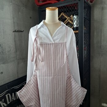 【背中がかわいい】エプロンドレス：レッド：ストライプ【1011】
