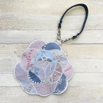 z375●バラポーチ（ミナペルホネン刺繍生地使用