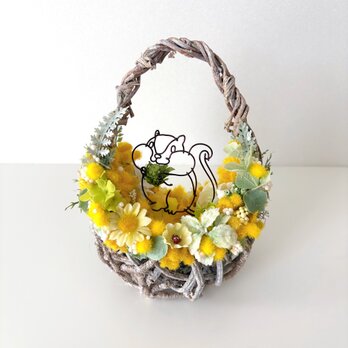 食いしん坊ぷっくりシマリスのミモザバスケット