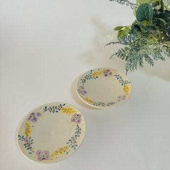 ミモザ少し高さのある小皿