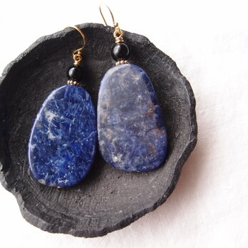 【ご予約品・P様】Sodalite × Black Onyx Earrings／ソーダライト×オニキス フックピアス