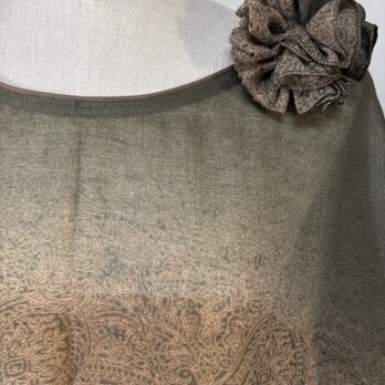 ペイズリー柄のコサージュ(モスグリーンブラウン)