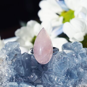 ローズクォーツによる蓮の花びらのリング・サージカルステンレス　～Lotus flower