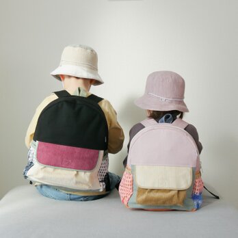 キッズリュック　　おしゃれマルチカラー