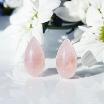 ローズクォーツによる蓮の花びらのピアス・サージカルステンレス・イヤリング可　～Lotus flower