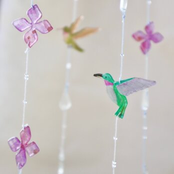 モビール・雨とハチドリ