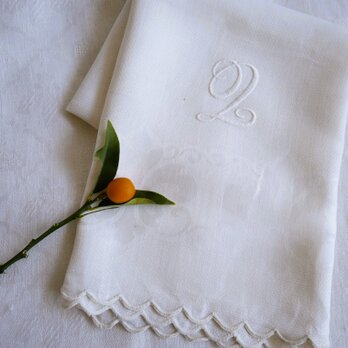 イギリス製 Lのモノグラム刺しゅう飾り ジャカード織リネンのクロス