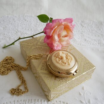 REVLON／Van Cleef Arpels ヴィンテージ 「デミタス コンパクト カメオ」 箱入り