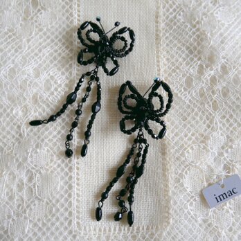 蝶のデザイン 揺れるデザインのイヤリング