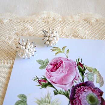 STERLING シルバー＆パールのフローラル型イヤリング